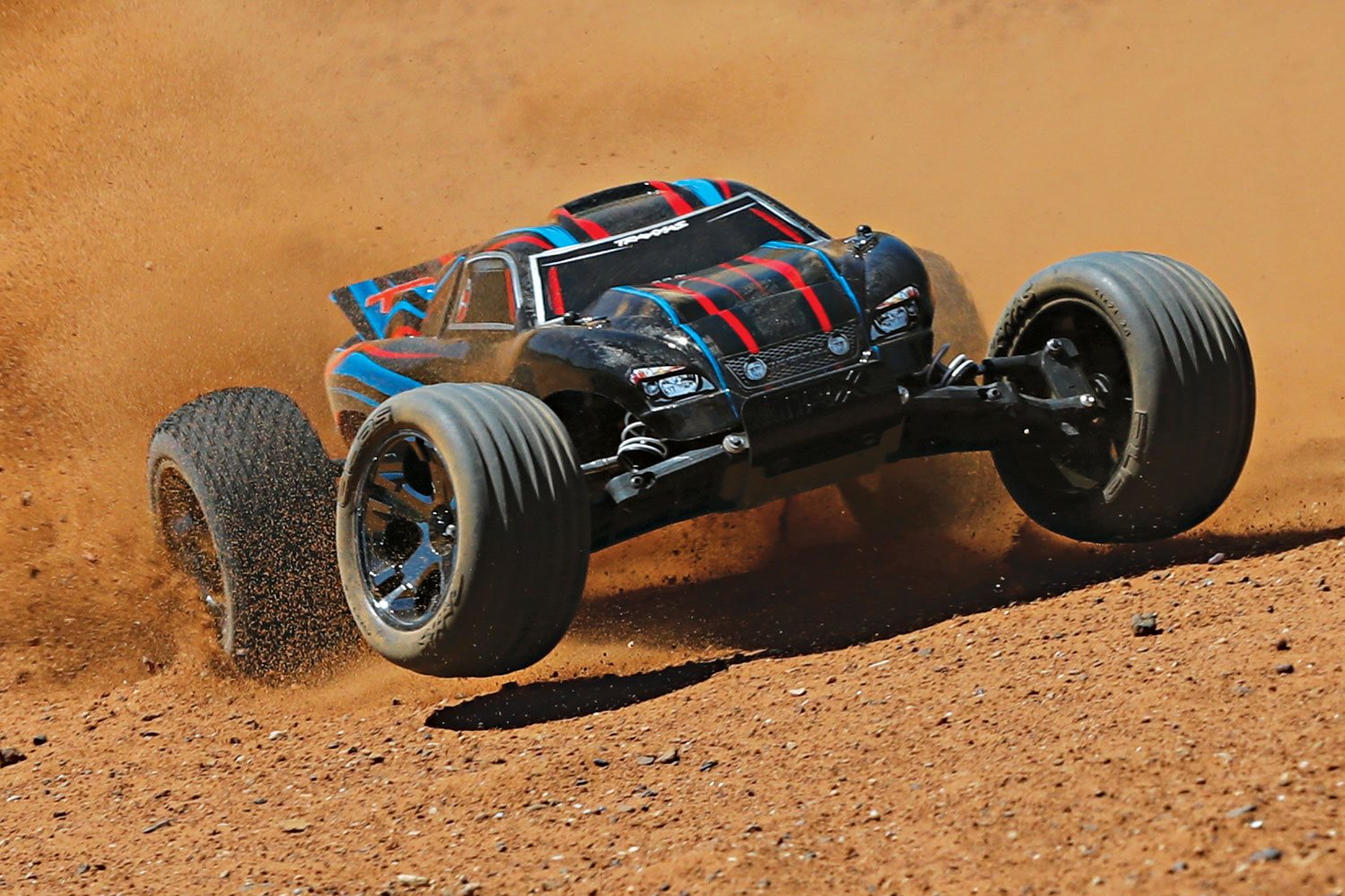 traxxas rustler 4x4 vxl red