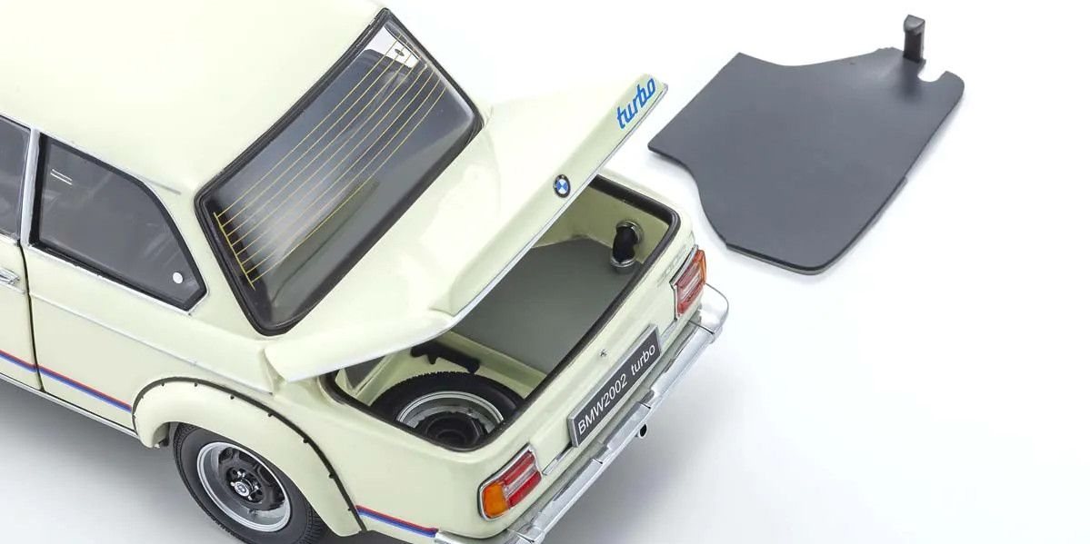 Kyosho 1/18 Scale Bmw 2002 Turbo White Model (Kyosho 08544W